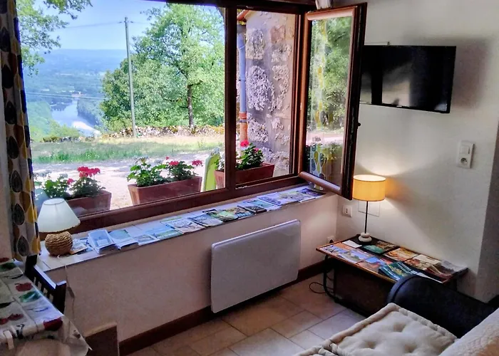 Дом отдыха Paulagite De 2 A 4 Pers, Vue Sur La Dordogne, Proche De Padirac Et Rocamadour *